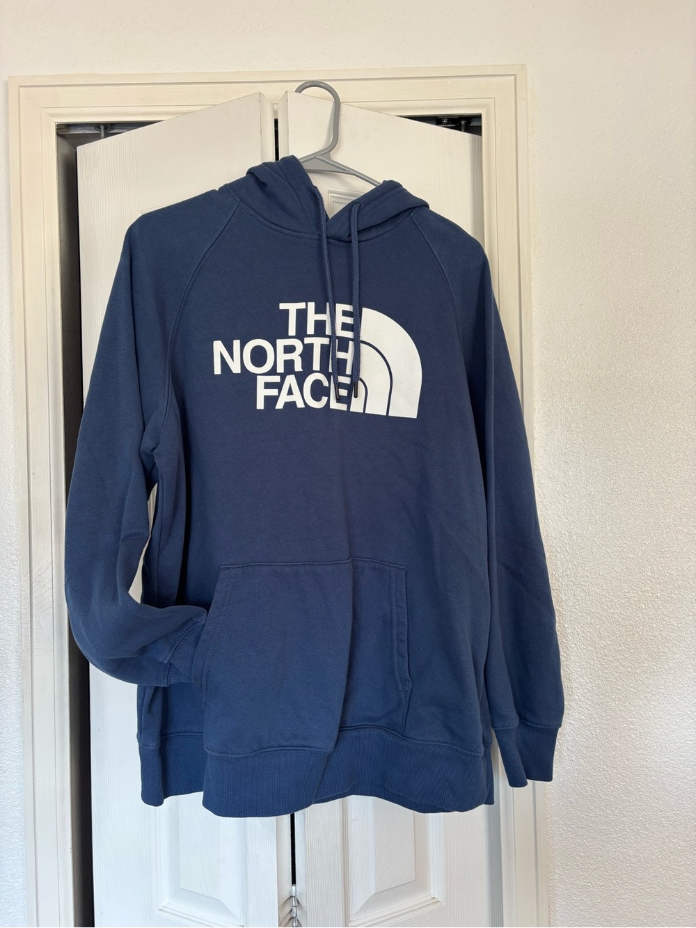 The North Face Women's Navy Logo Hoodie Sweatshirt